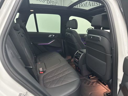 Used 2025 BMW X5 xDrive40i w/ M Sport Package image 26