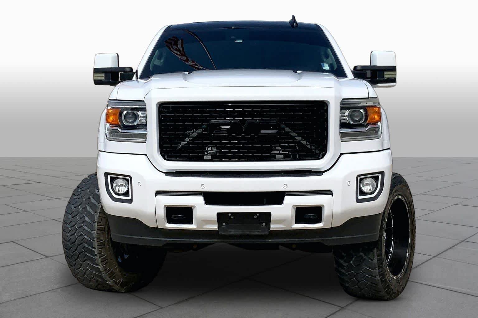 Used 2016 GMC Sierra 2500 Denali w/ Duramax Plus Package AWD/4WD image 4