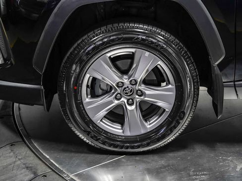 Used 2022 Toyota RAV4 XLE w/ Convenience Package FWD image 9