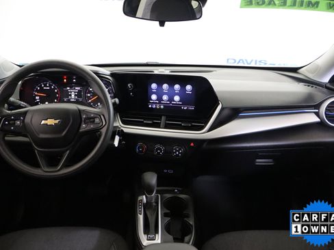 Certified 2025 Chevrolet Trax LS image 15