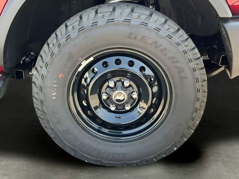 New 2026 Ford Bronco Outer Banks w/ Black Appearance Package AWD/4WD image 15