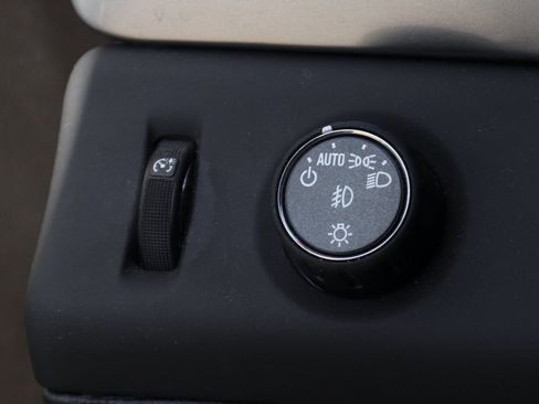 Used 2020 Chevrolet Suburban Premier RWD image 23