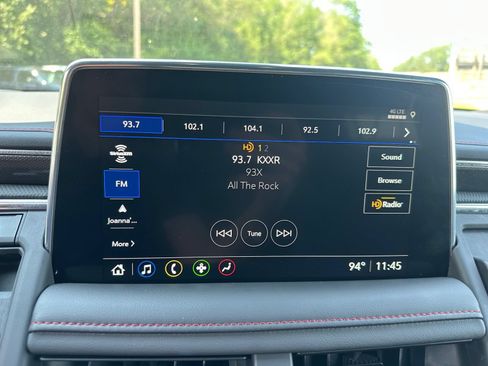 Used 2021 Chevrolet Suburban RST AWD/4WD image 23