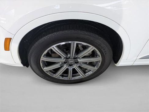 Used 2019 Audi Q7 3.0T Premium Plus w/ Premium Plus Package image 24