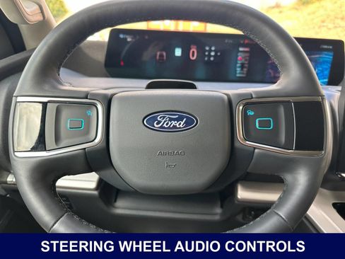 Used 2025 Ford Expedition Active AWD/4WD image 28