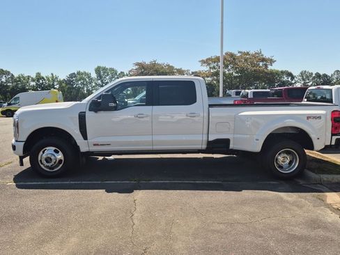 Certified 2025 Ford F350 Platinum AWD/4WD image 2
