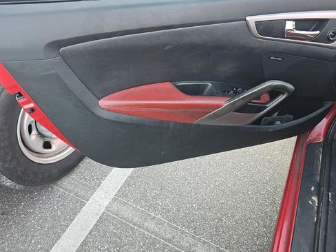 Used 2013 Hyundai Veloster W/ RED INTERIOR 2DR HATCHBACK w/ Style Pkg image 12