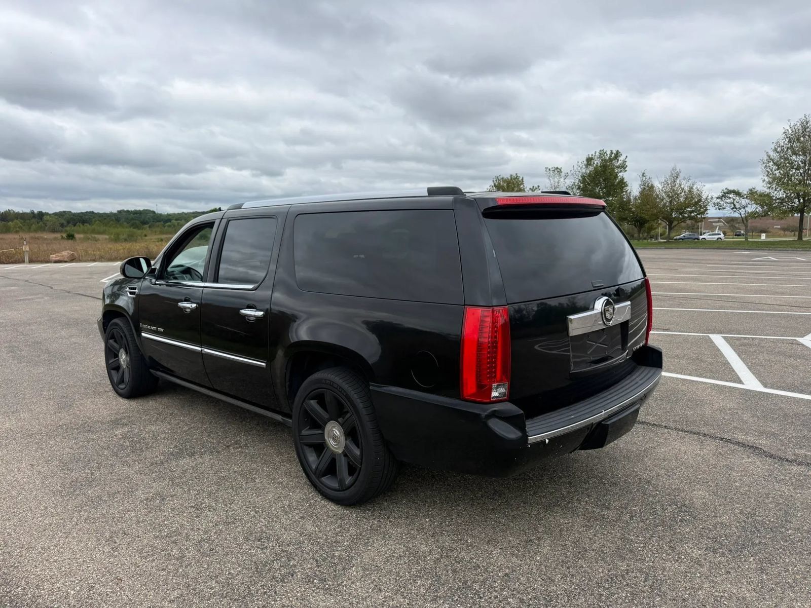 Used 2008 Cadillac Escalade ESV AWD image 5