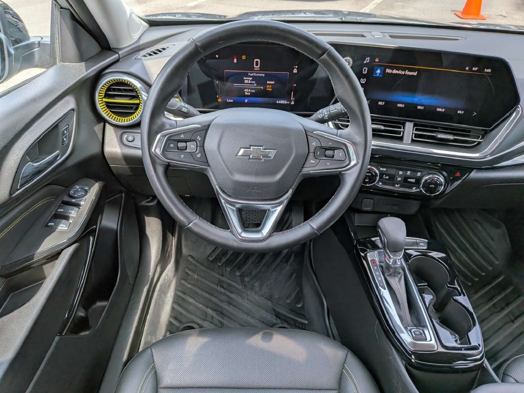 Used 2025 Chevrolet Trax ACTIV w/ Driver Confidence Package FWD image 16