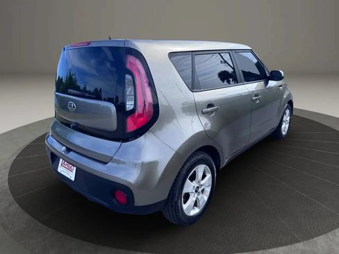 Used 2018 Kia Soul w/ Convenience Package FWD image 6