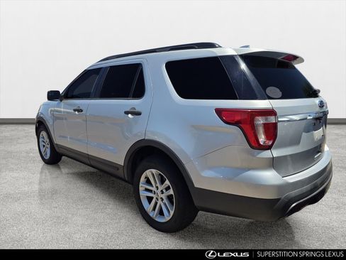 Used 2016 Ford Explorer FWD image 4