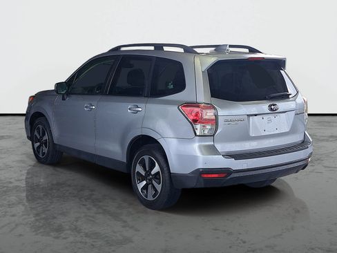 Used 2018 Subaru Forester 2.5i Premium w/ All-Weather Package AWD/4WD image 3
