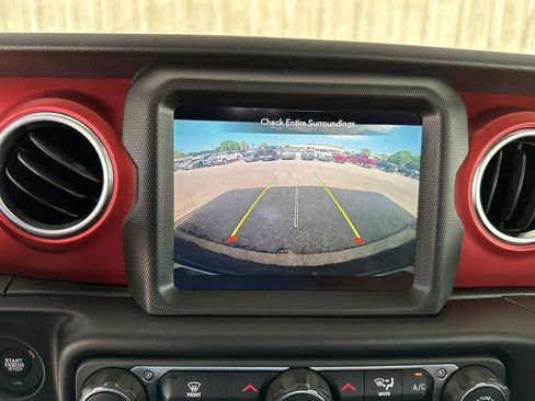 Used 2022 Jeep Wrangler Unlimited Rubicon AWD/4WD image 25