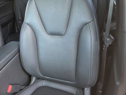 Used 2023 Buick Encore GX Essence w/ Experience Buick Package FWD image 14