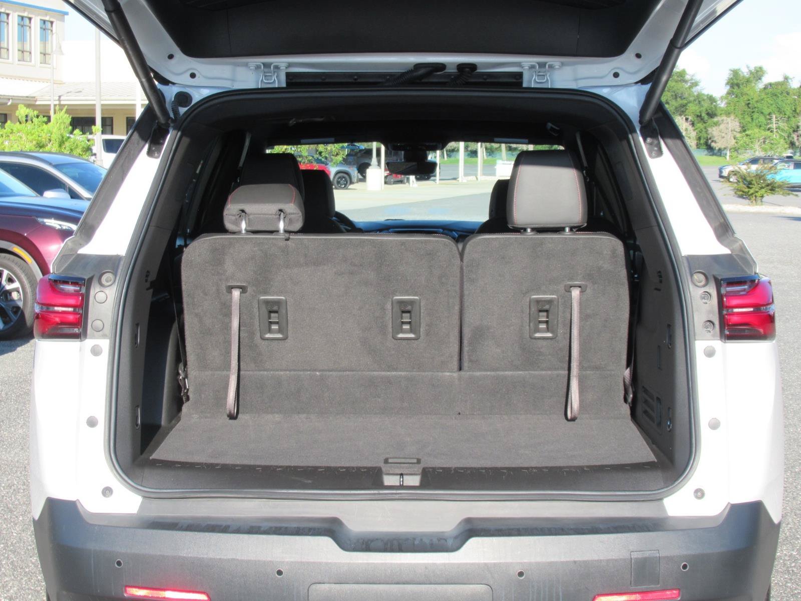 Certified 2022 Chevrolet Traverse RS w/ LPO, 'HIT The Road' Package AWD/4WD image 41