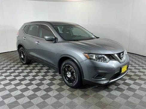 Used 2015 Nissan Rogue S FWD image 3