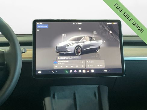 Used 2023 Tesla Model Y Performance AWD/4WD image 11