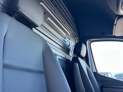 Used 2025 Mercedes-Benz Sprinter 3500 image 17