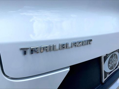 Used 2025 Chevrolet TrailBlazer LT FWD image 29