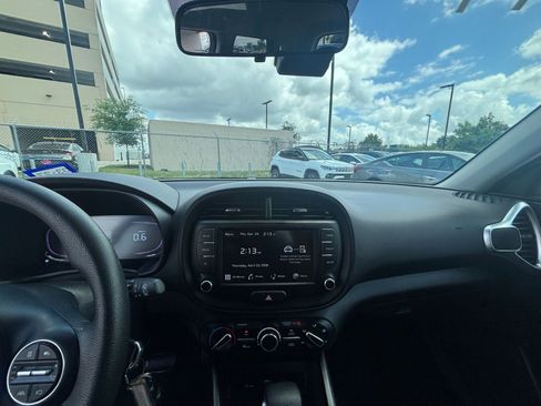 Used 2025 Kia Soul LX w/ LX Technology Package image 31
