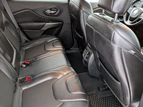 Certified 2019 Jeep Cherokee Latitude Plus w/ Cold Weather Group image 29