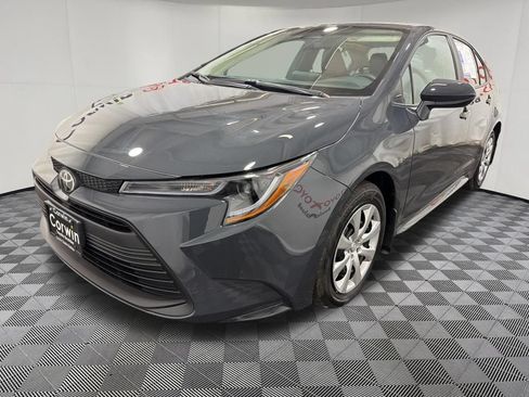 Used 2026 Toyota Corolla LE FWD image 3