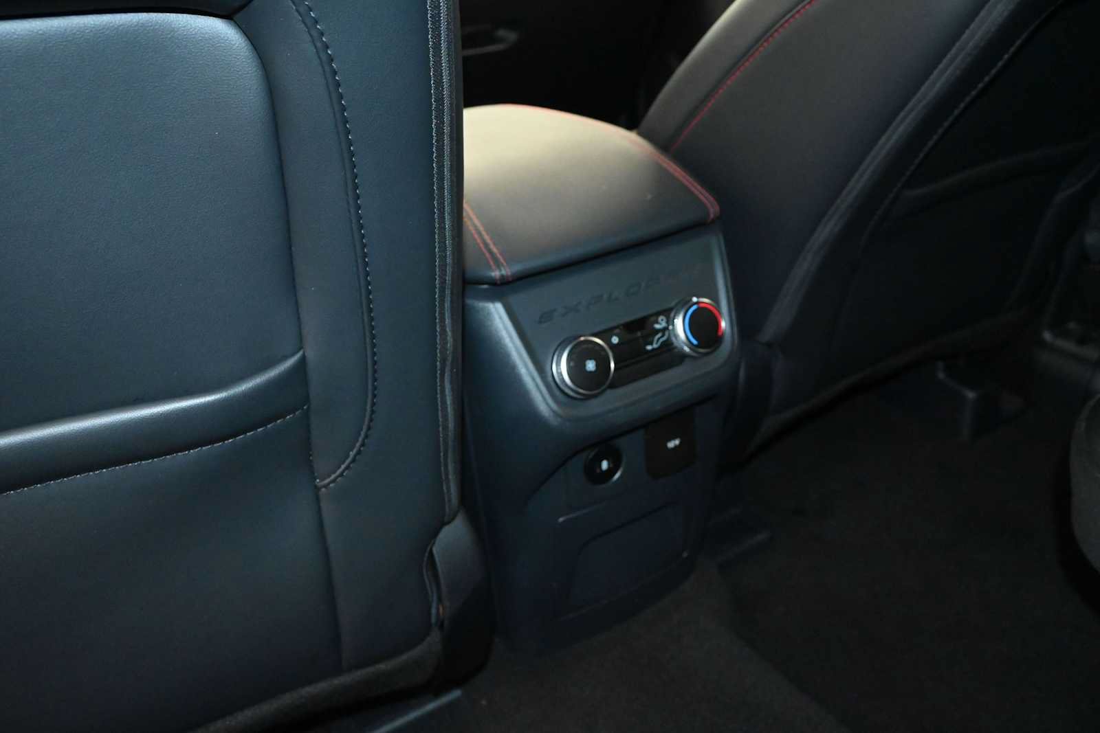 Used 2025 Ford Explorer ST-Line AWD/4WD image 24