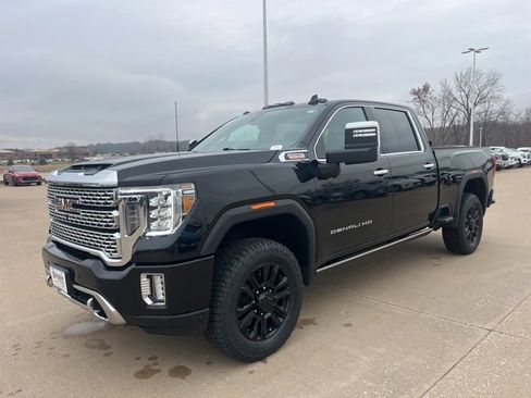 Used 2023 GMC Sierra 3500 Denali w/ Denali Black Diamond Edition image 12