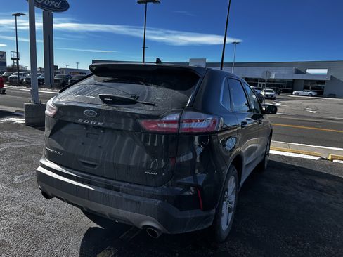Used 2024 Ford Edge Titanium image 5