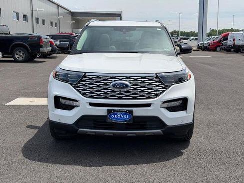 Certified 2023 Ford Explorer Platinum w/ Technology Package AWD/4WD image 2