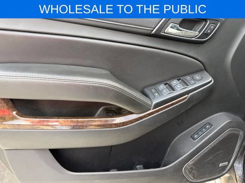 Used 2018 Chevrolet Suburban LT RWD image 10
