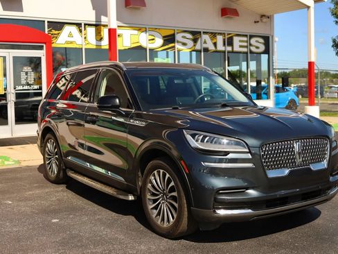 Used 2023 Lincoln Aviator Reserve w/ Equipment Group 201A AWD/4WD image 3