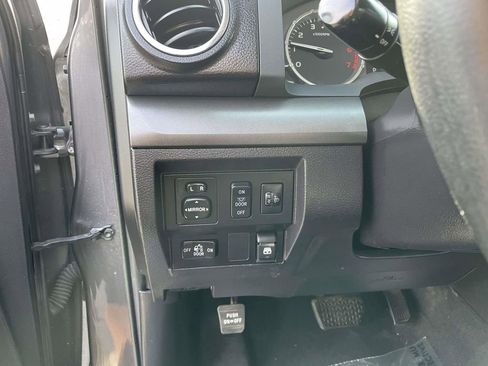 Used 2016 Toyota Tundra SR5 w/ SR5 Upgrade Package image 30