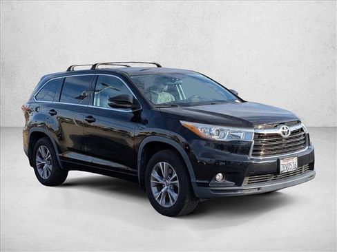Used 2016 Toyota Highlander Plus image 3