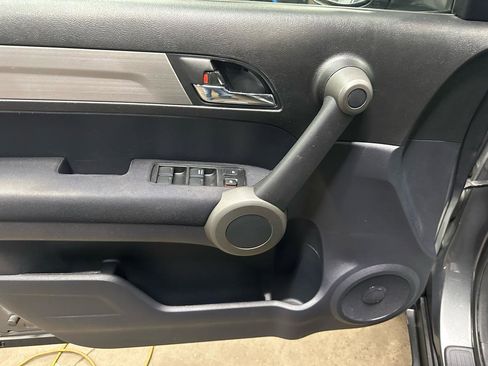 Used 2010 Honda CR-V LX image 9