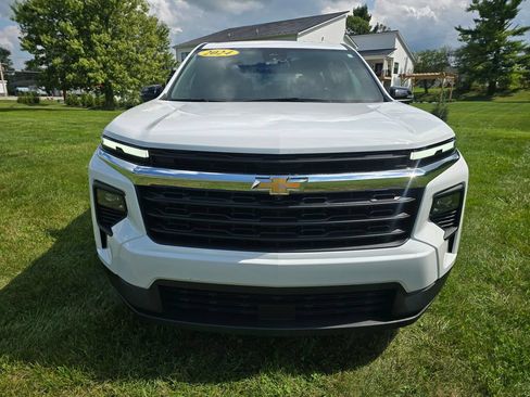 Used 2024 Chevrolet Traverse LS FWD image 2