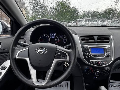 Used 2013 Hyundai Accent GS FWD image 16