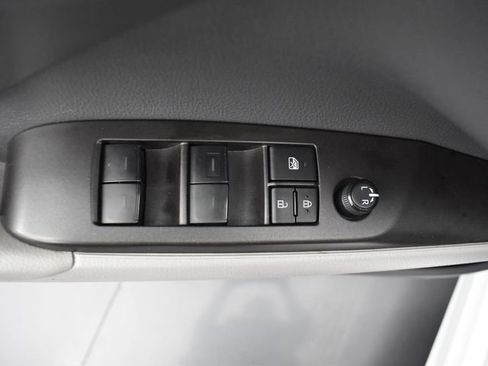 Used 2022 Toyota Camry SE FWD image 10