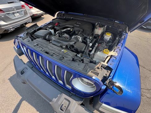 Used 2020 Jeep Wrangler Unlimited Sahara w/ Uconnect 4C Nav & Sound Group AWD/4WD image 38