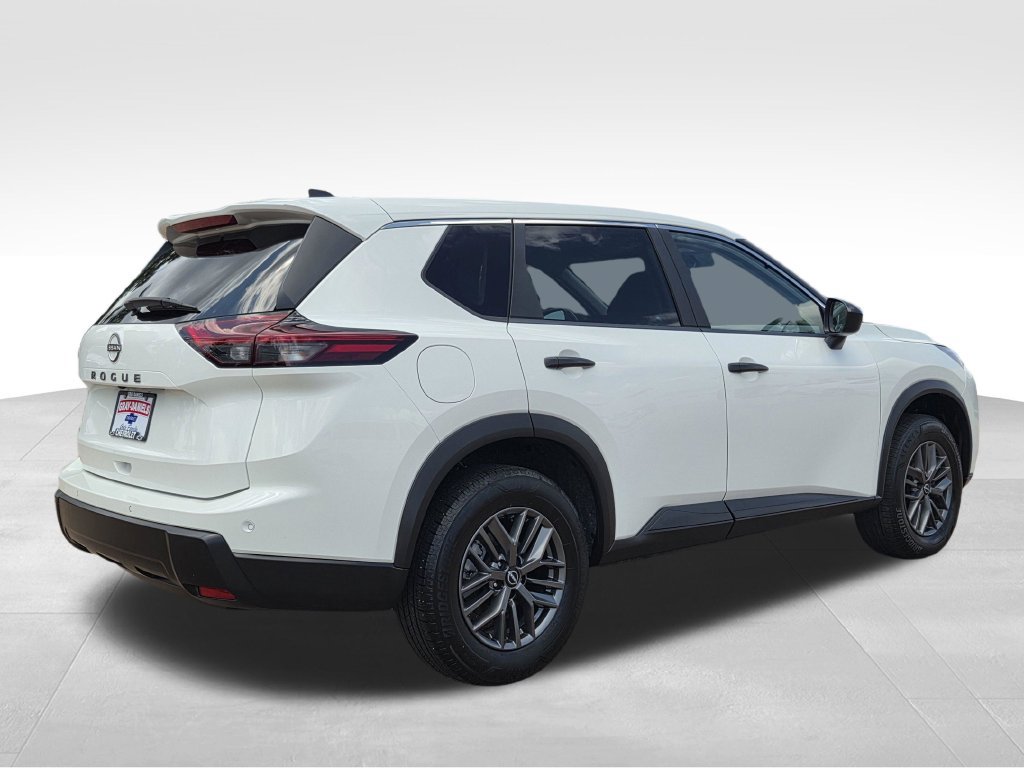 Used 2024 Nissan Rogue S FWD image 6