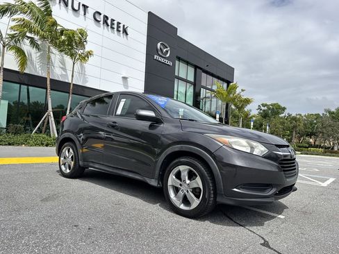 Used 2017 Honda HR-V LX image 22