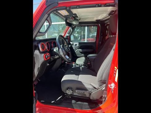Used 2021 Jeep Gladiator Mojave AWD/4WD image 10