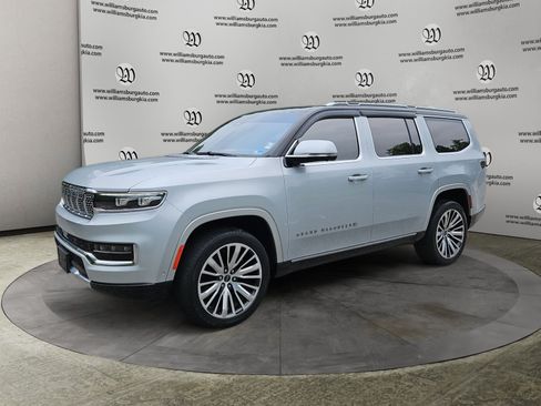 Used 2022 Jeep Grand Wagoneer Series III AWD/4WD image 1