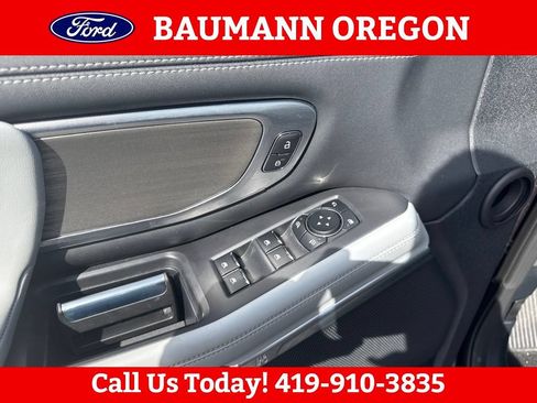 Used 2025 Ford Expedition Platinum AWD/4WD image 18