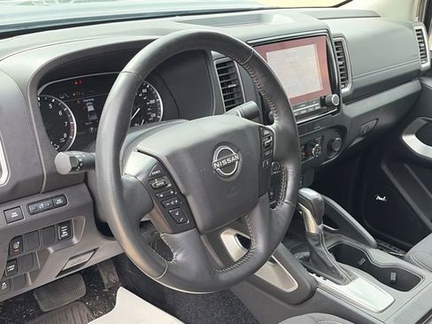 Used 2024 Nissan Frontier SV w/ SV Convenience Package RWD image 14