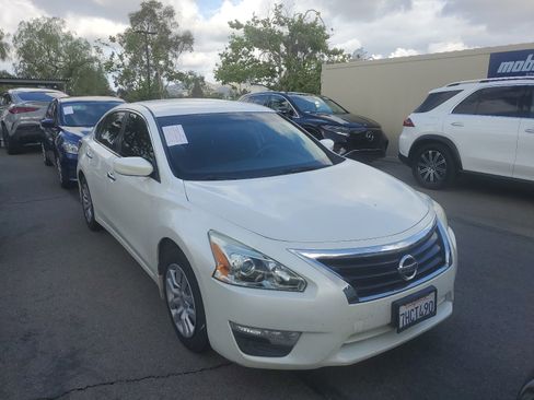 Used 2015 Nissan Altima 2.5 S w/ Power Driver Seat Package FWD image 1