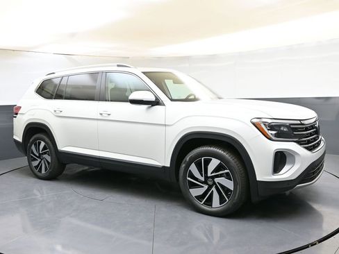 Certified 2025 Volkswagen Atlas SEL image 7