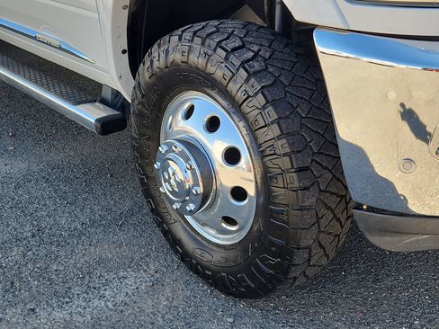 Used 2017 RAM 3500 Laramie Longhorn AWD/4WD image 19