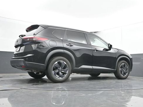 Used 2025 Nissan Rogue SV AWD/4WD image 23