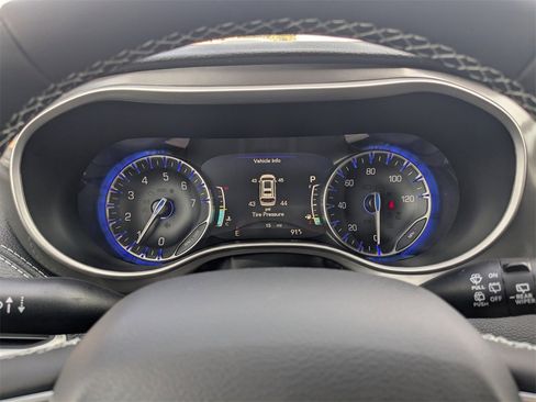 New 2026 Chrysler Pacifica Select image 28